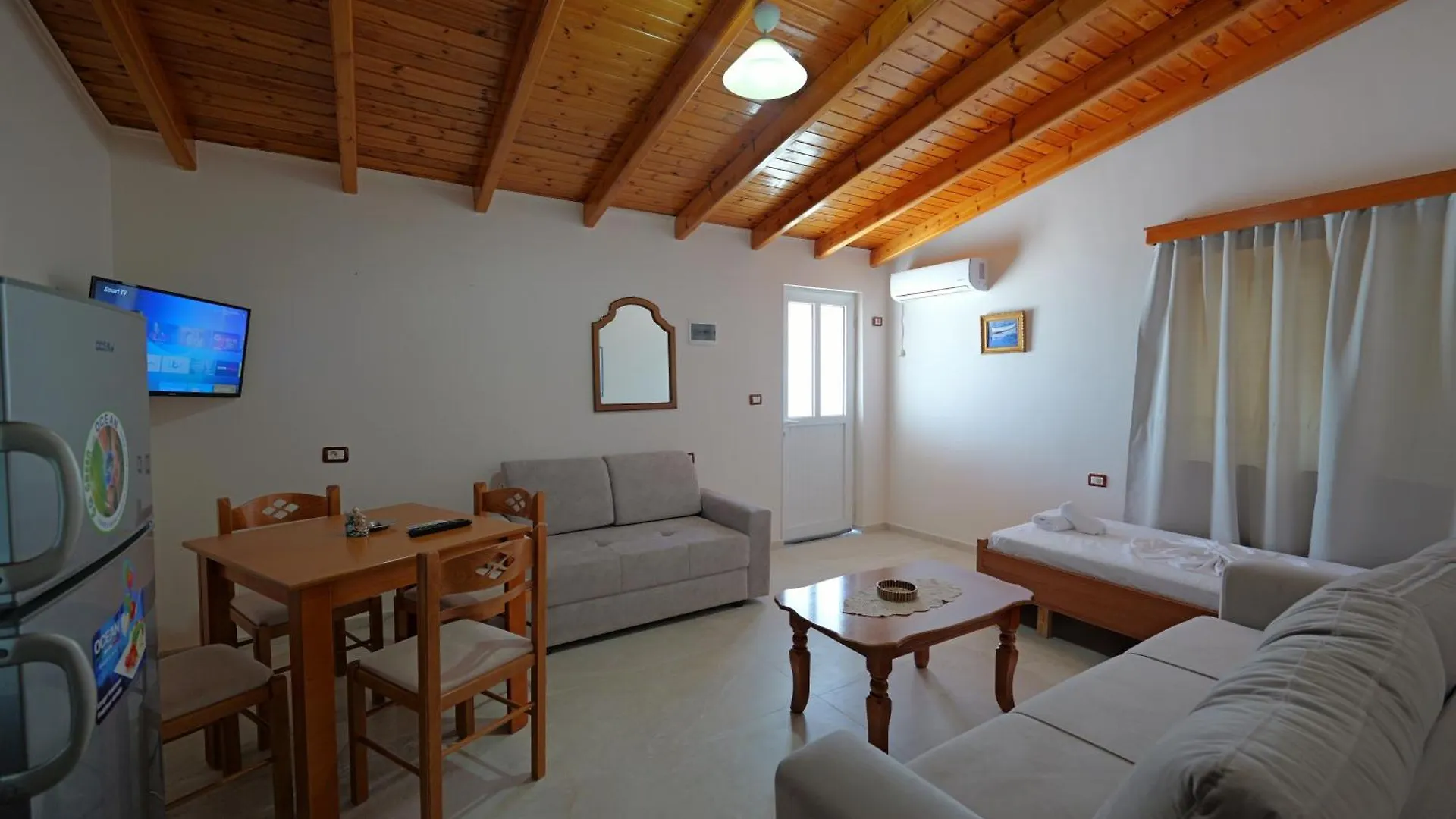Arthur'S 4Apartments Borsh Alloggio in famiglia