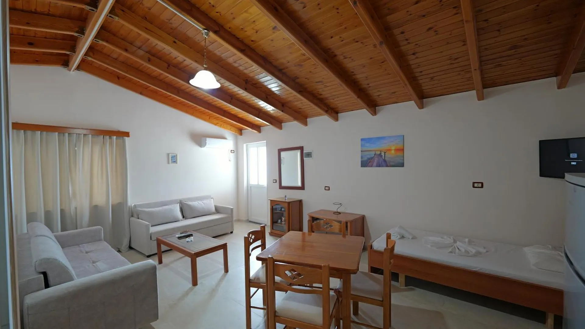 Arthur'S 4Apartments Borsh Albania