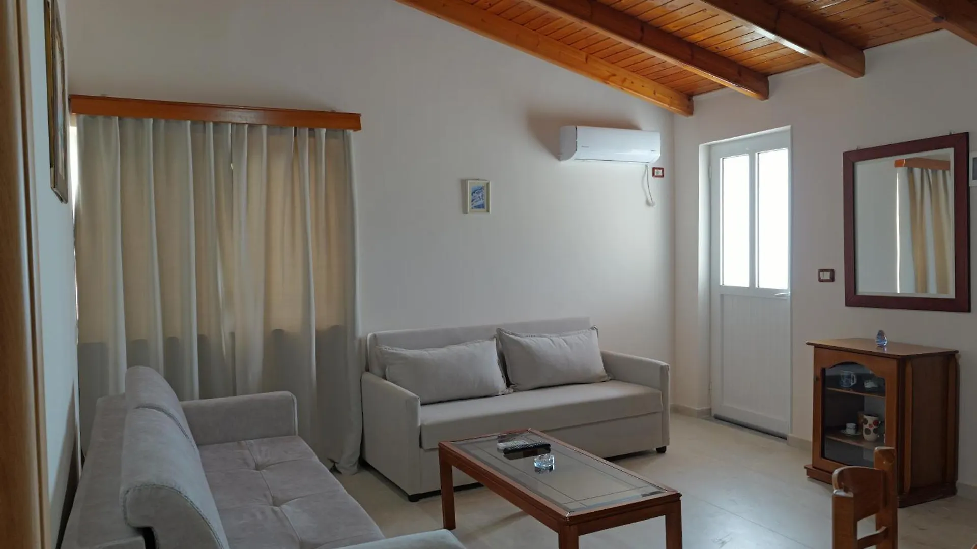 Homestay Arthur'S 4Apartments Borsh Albania