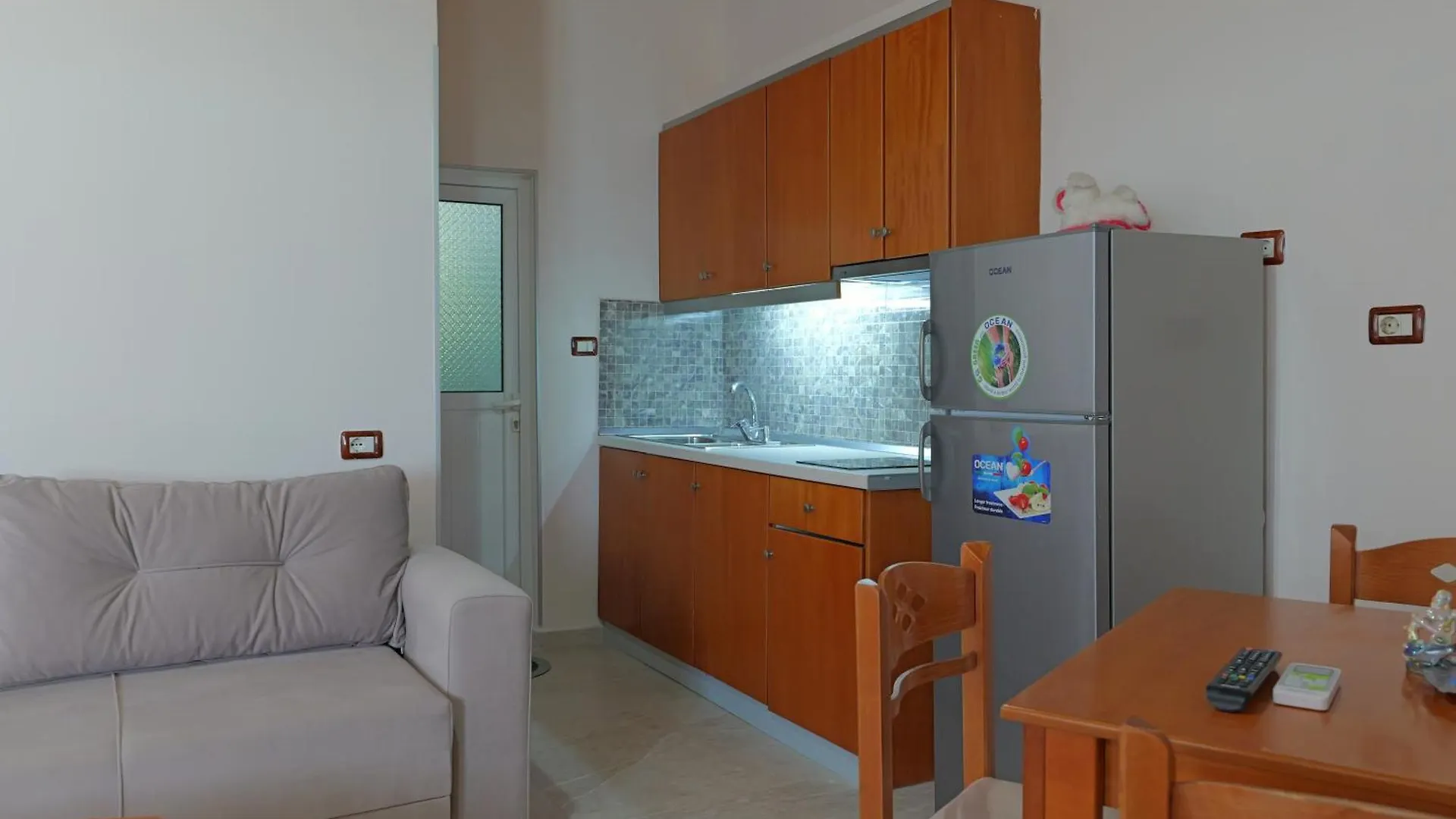 Homestay Arthur'S 4Apartments Borsh Albania