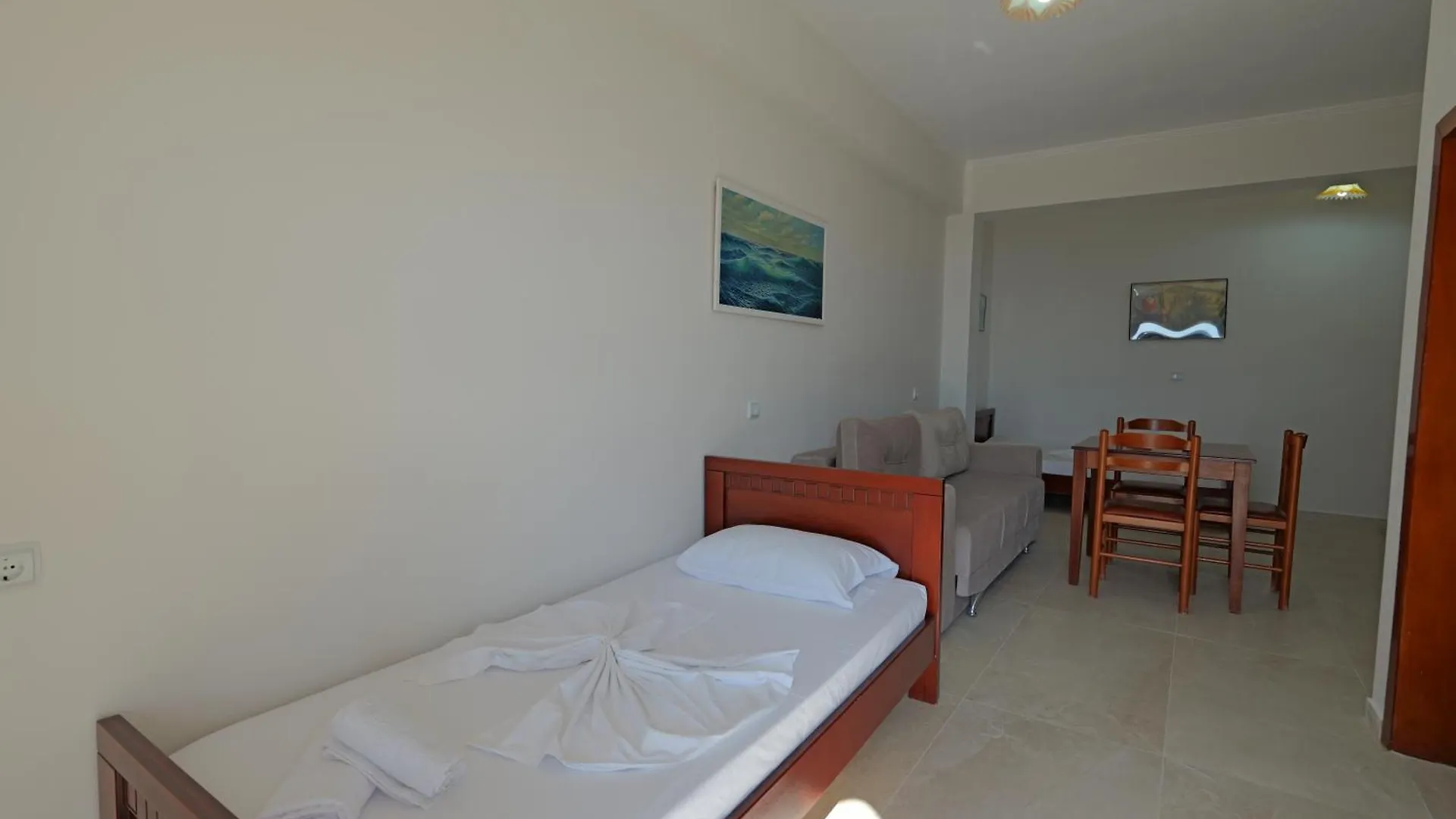 Arthur'S 4Apartments Borsh Homestay