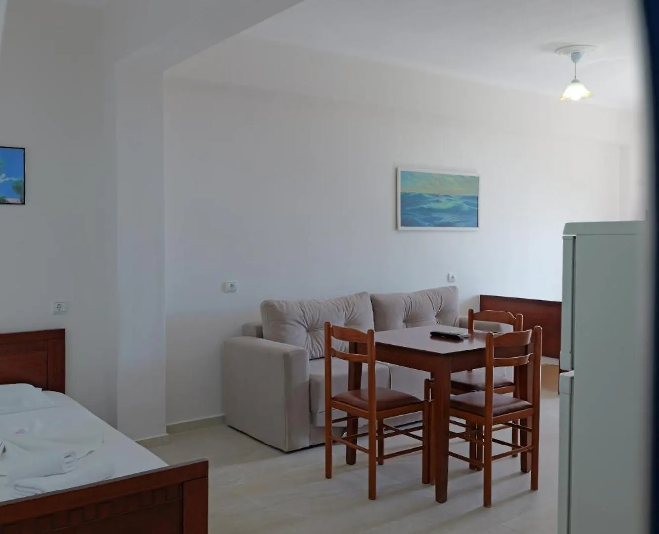 Arthur'S 4Apartments Borsh Homestay
