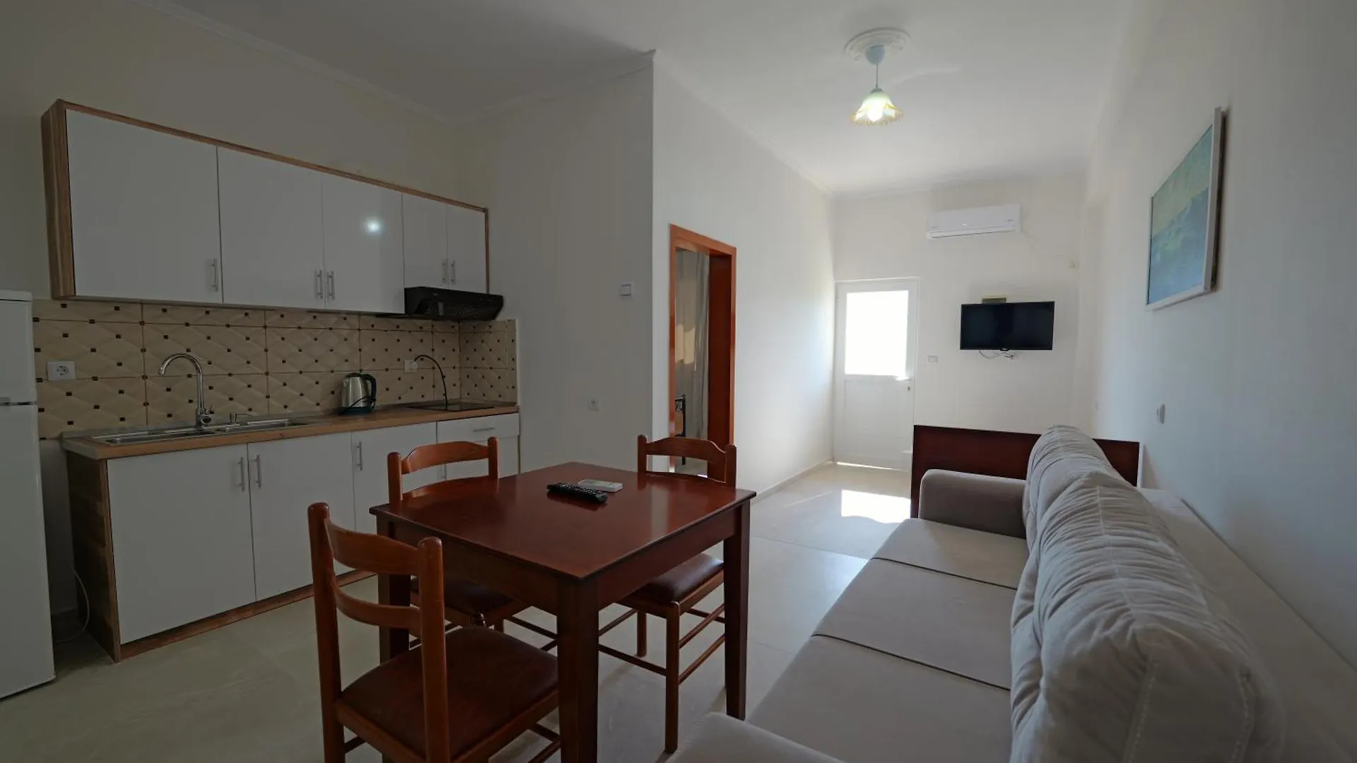 Homestay Arthur'S 4Apartments Borsh