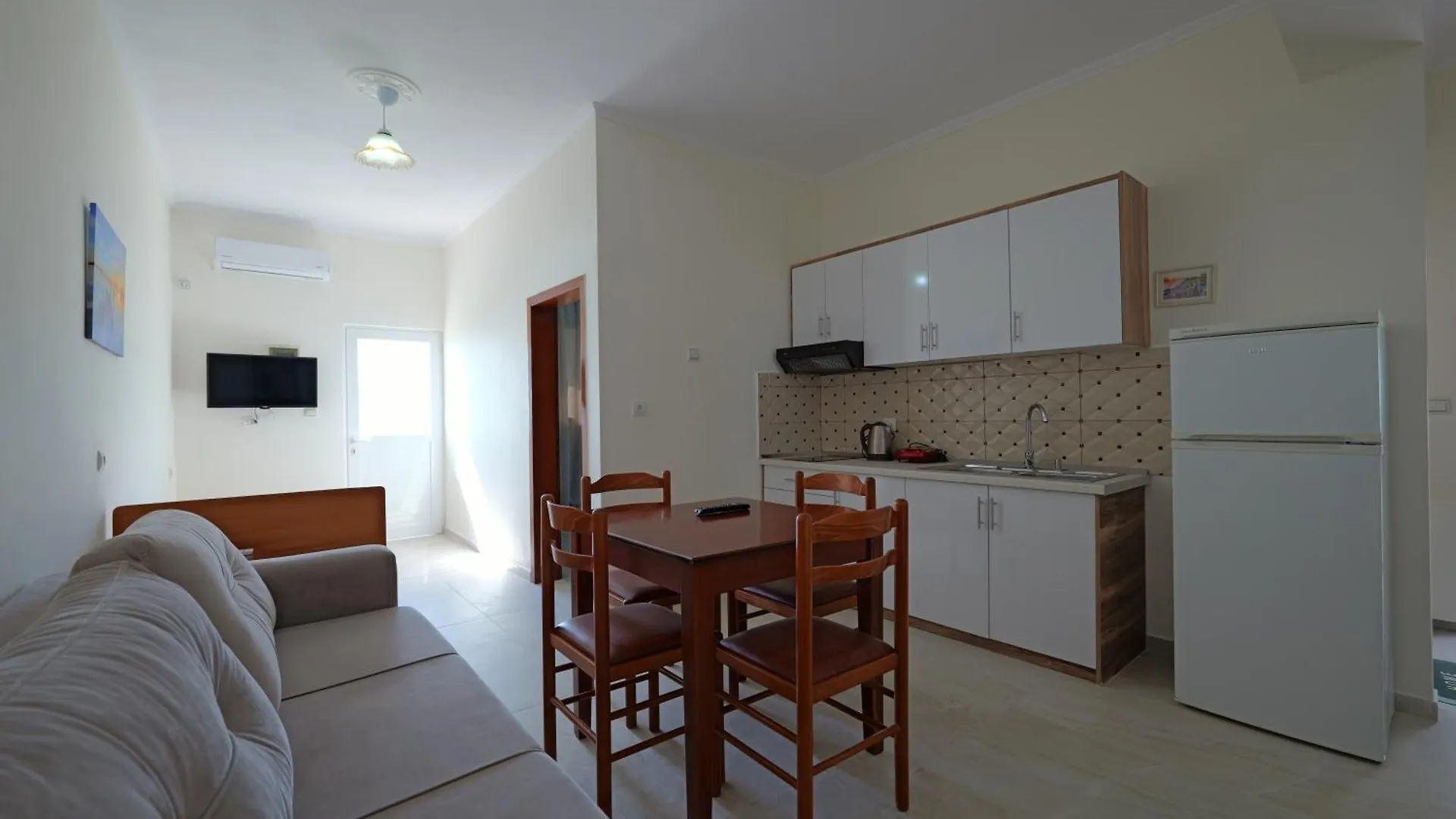 Homestay Arthur'S 4Apartments Borsh