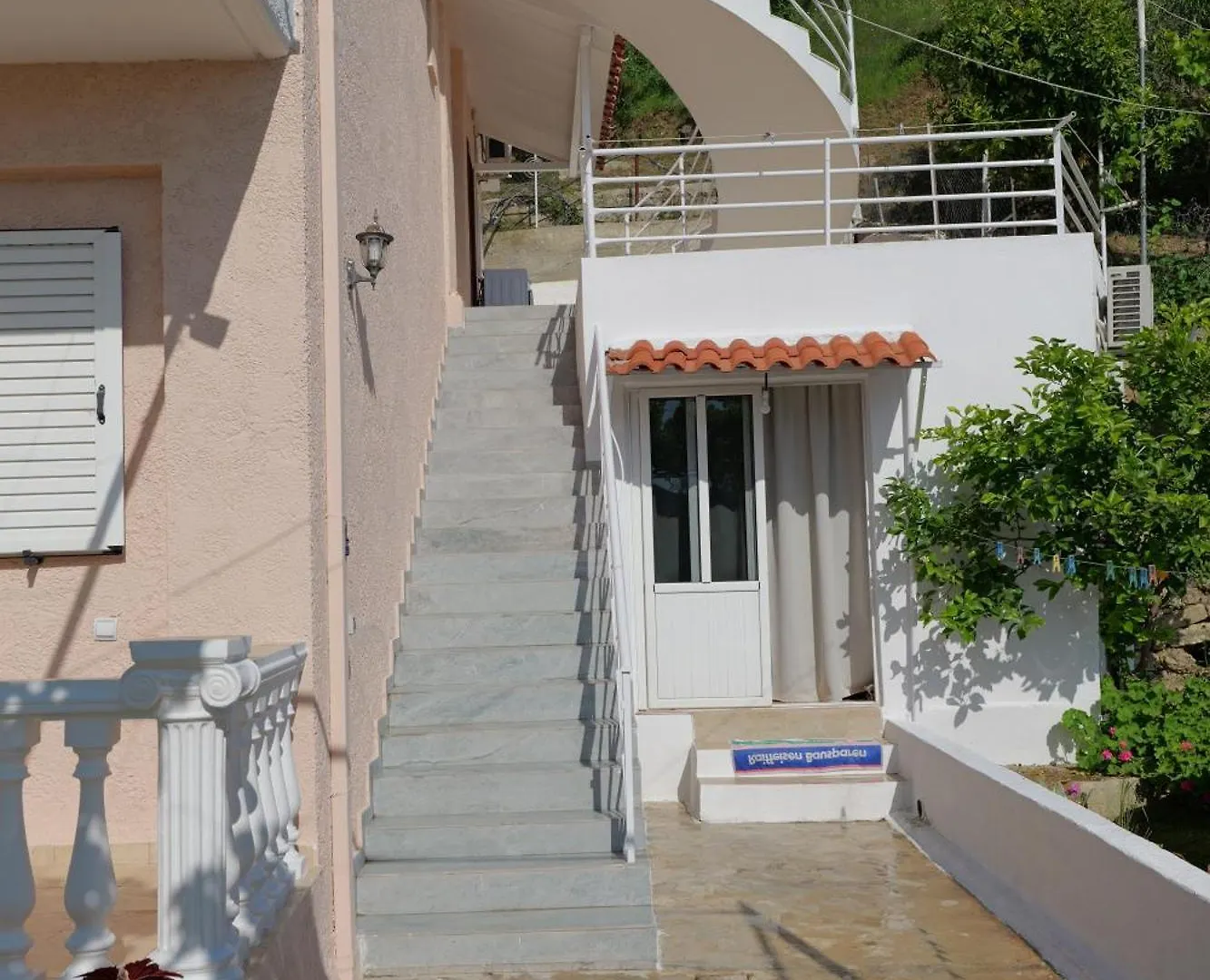 Arthur'S 4Apartments Borsh Homestay