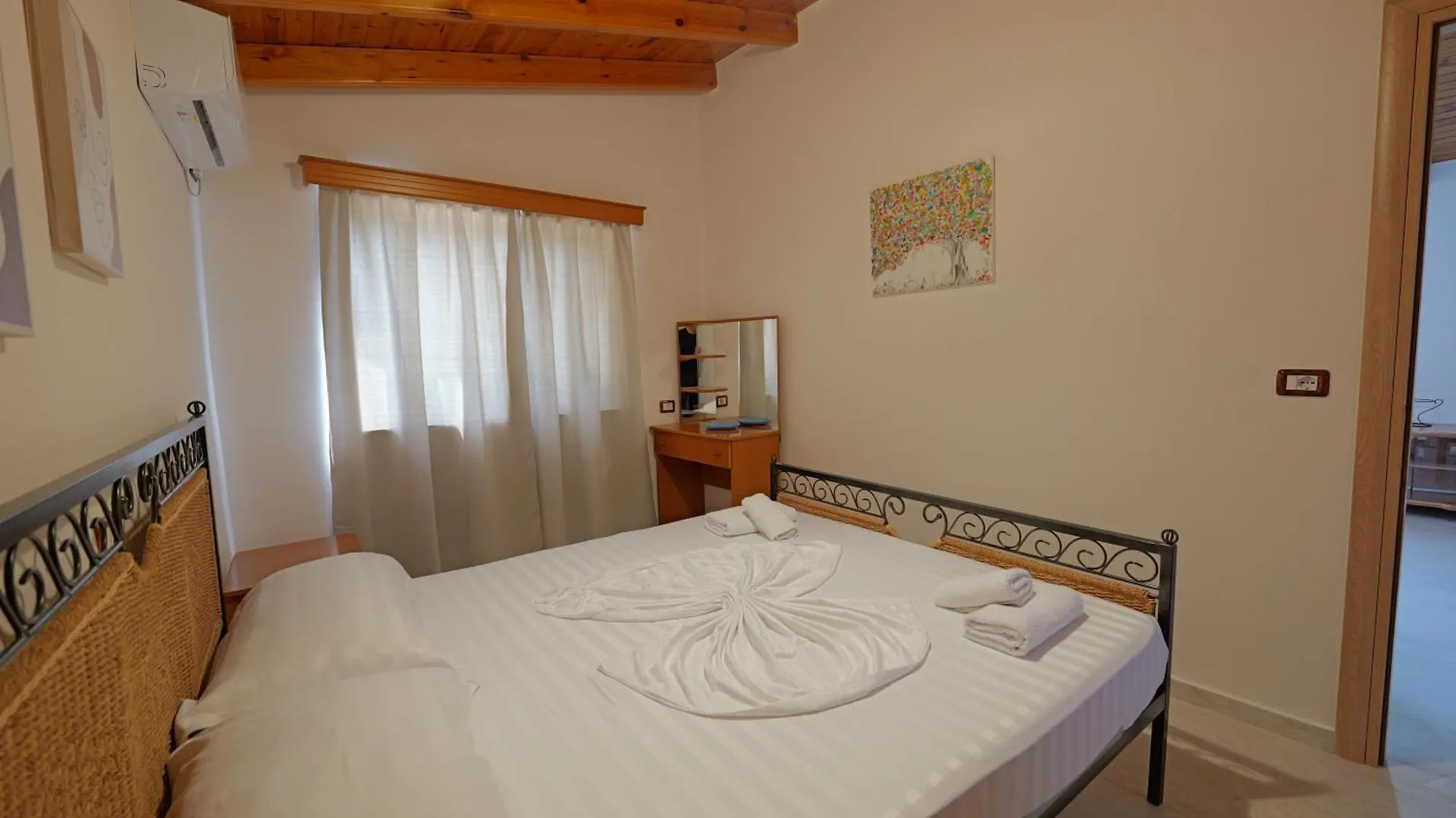 Homestay Arthur'S 4Apartments Borsh