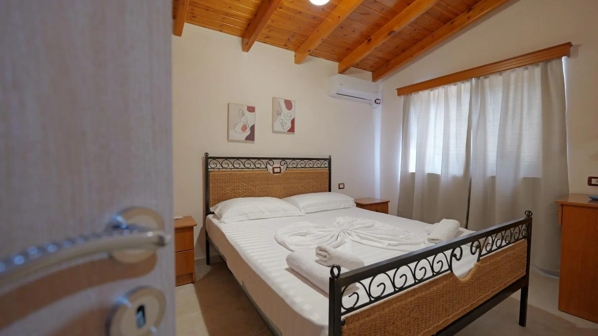 Homestay Arthur'S 4Apartments Borsh Albania